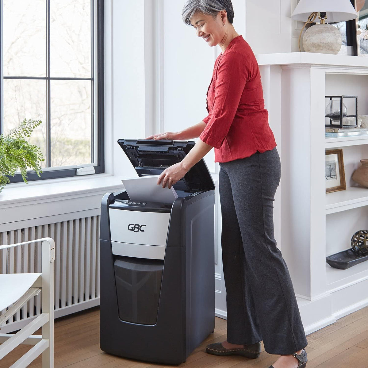 150 Sheet Capacity Super Cross-Cut Paper Shredder P444930