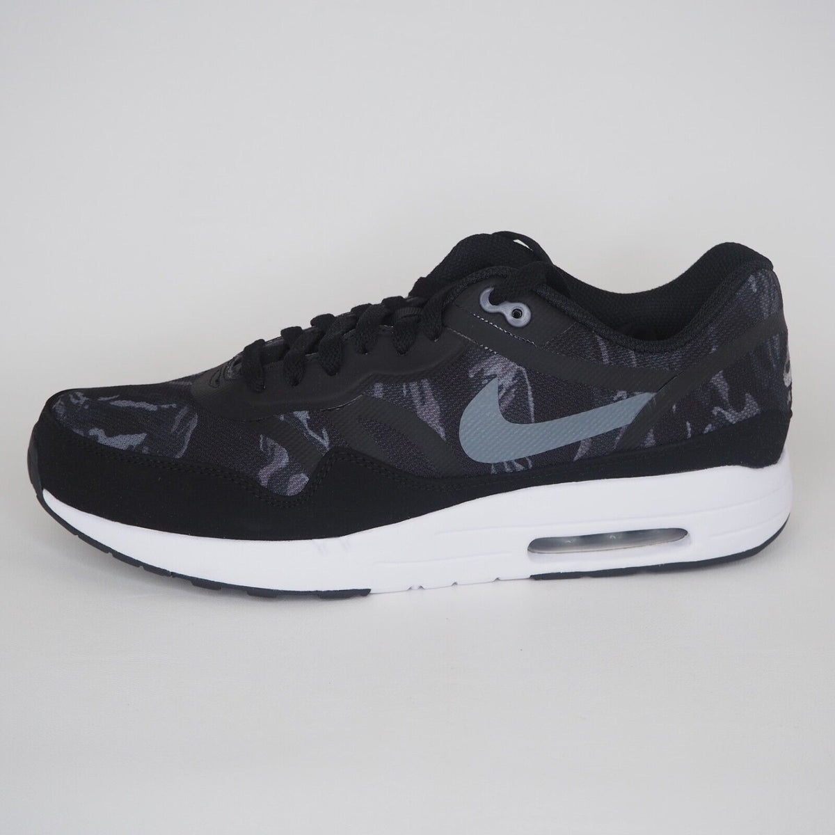 Black Camo Athletic Shoes Size 10 V45400