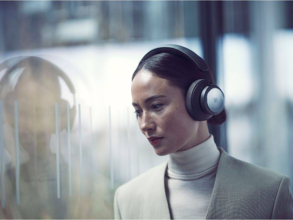 Navy Wireless Noise Cancelling Over-the-Ear Headphones Z441729