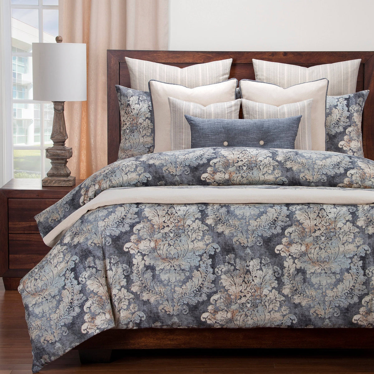 King Distressed Damask Duvet and Shams O60114