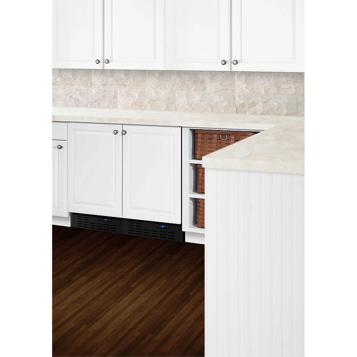 18" Wide ADA Compliant Built-In Undercounter Manual Defrost Crescent Icemaker with Panel-Ready Door B94648