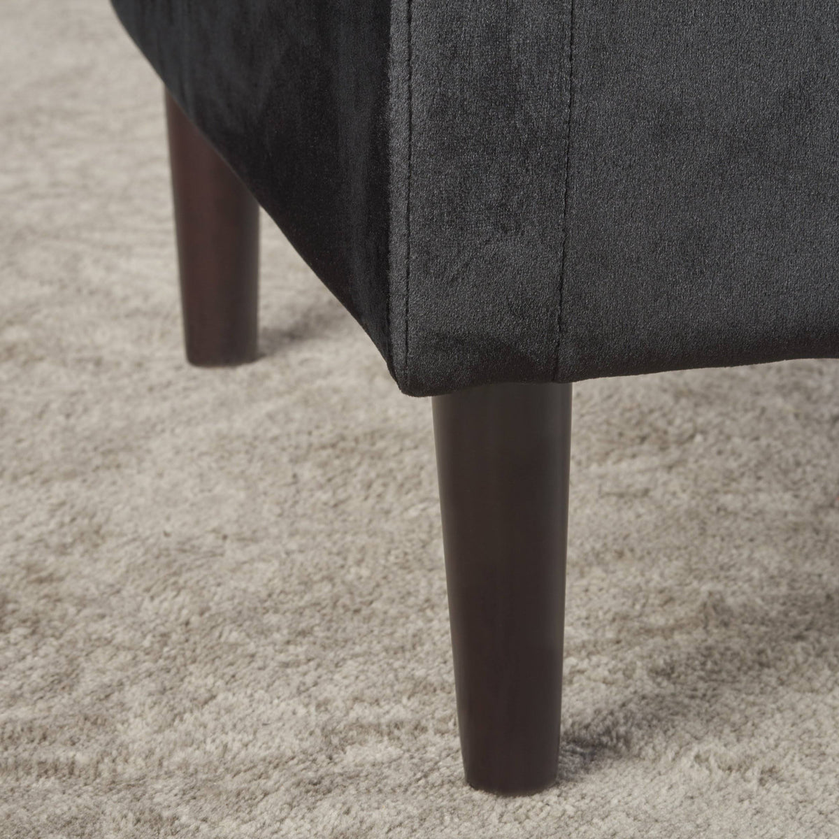 Black Tufted Velvet Ottoman U997