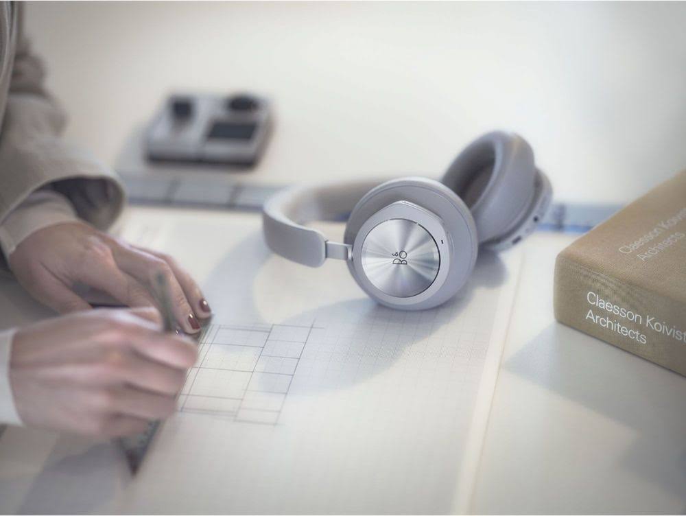 Navy Wireless Noise Cancelling Over-the-Ear Headphones Z441729