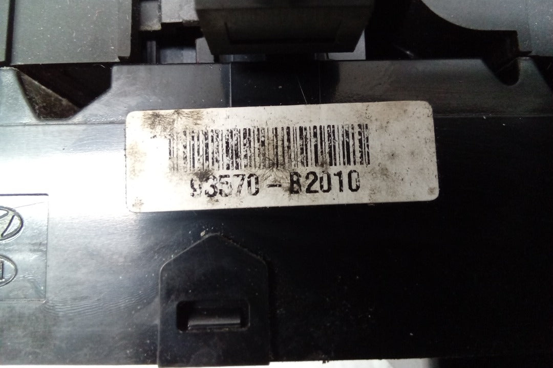 16 Kia Soul Drivers Master Door Lock and Window Switch A2909