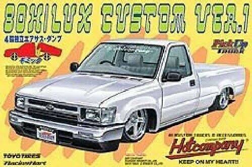 1/24 80 Hilux Custom Ver.1 Model Car V7604